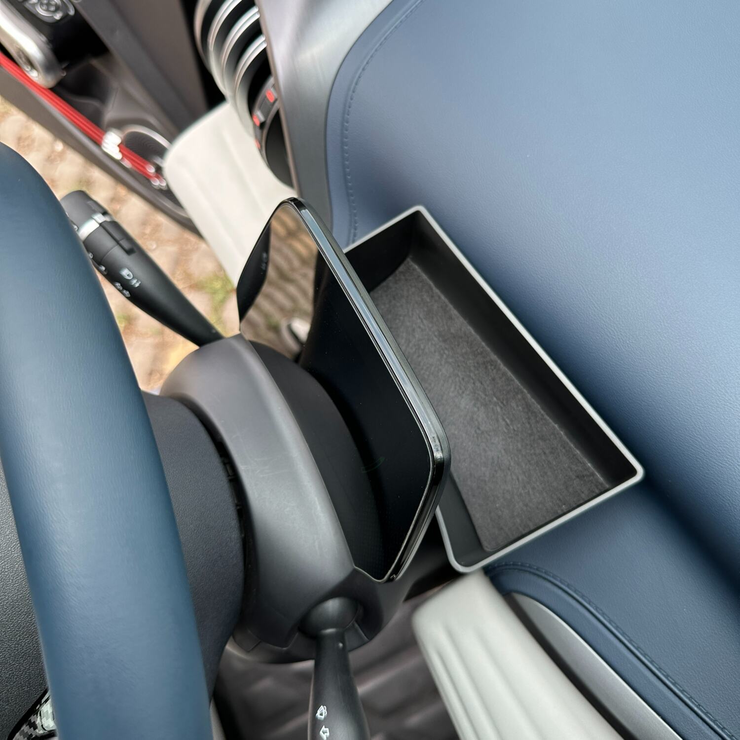 Boîte de rangement derrière l'écran pour BYD Atto 3 - vue 2