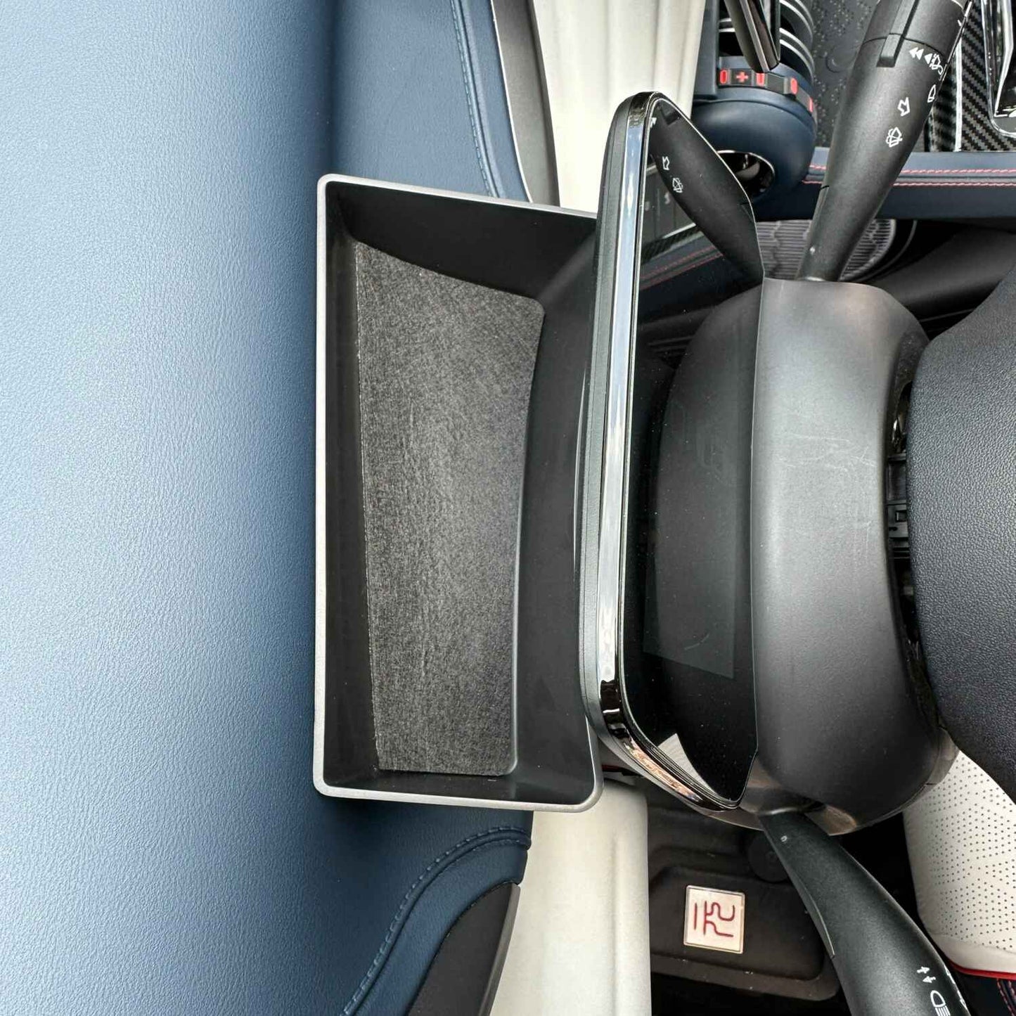 Boîte de rangement derrière l'écran pour BYD Atto 3 - vue 5