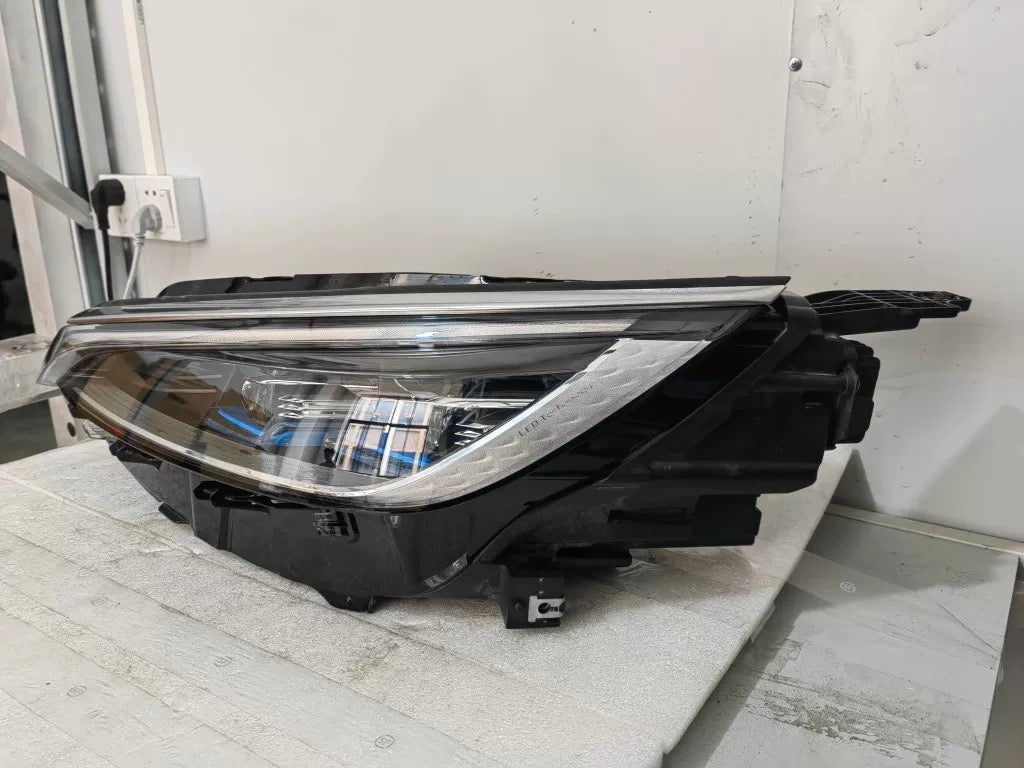 BYD Atto 3 Feux Avant - vue 2