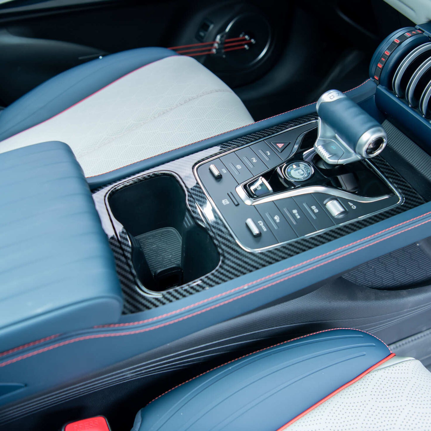 Couverture de panneau de console centrale de voiture de fibre de carbone ABS pour BYD Atto 3 - vue 2