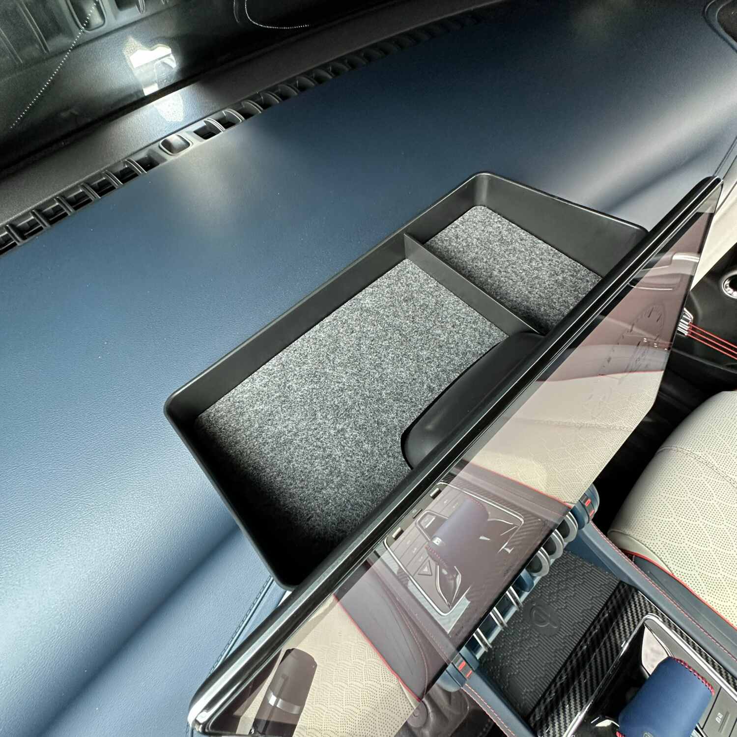Boîte de rangement derrière l'écran pour BYD Atto 3 - vue 4